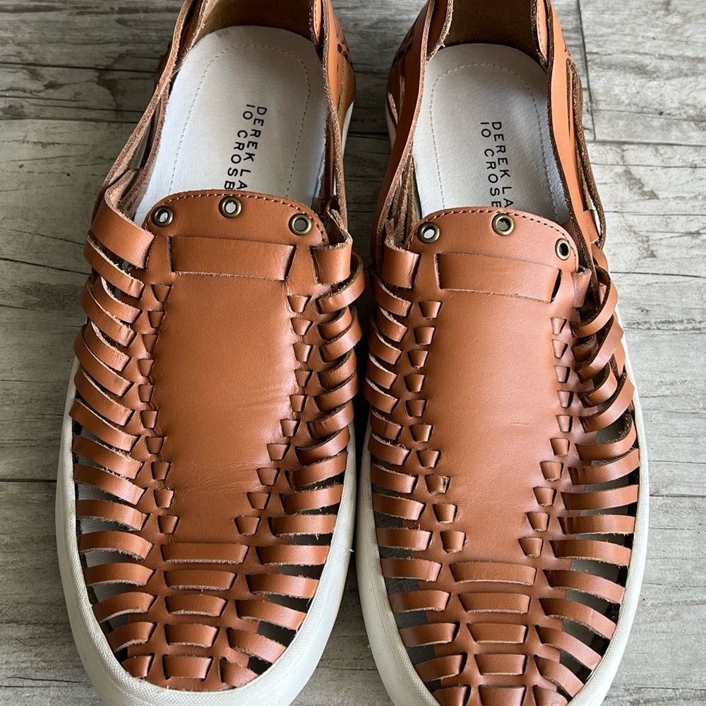 Derek lam lo Crosby, platform, size 8 , like new